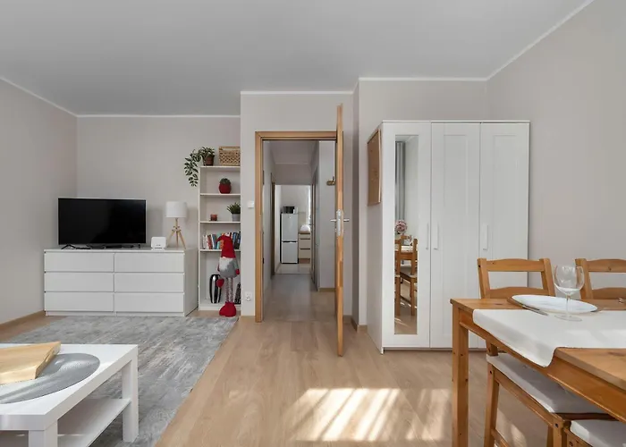 Red In Wroclaw With Two Bedrooms And Desk For Remote Work By Renters Breslau