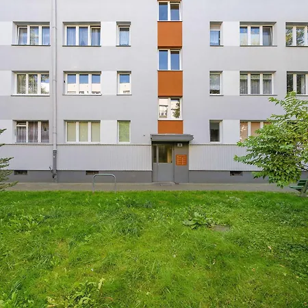 Red In Wroclaw With Two Bedrooms And Desk For Remote Work By Renters Wrocław