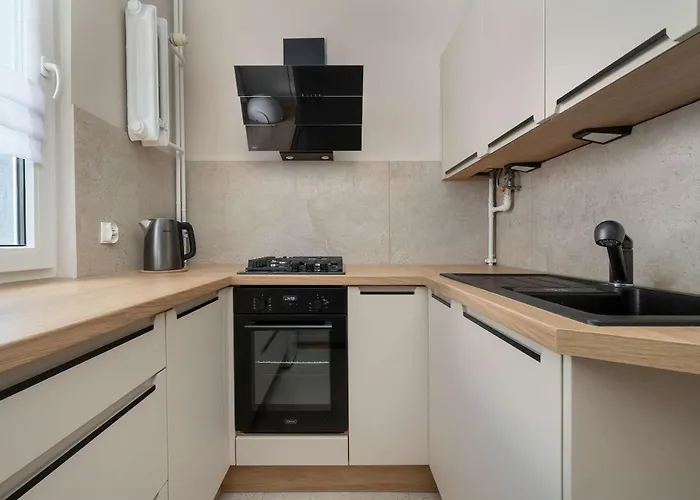 Apartmán Red In Wroclaw With Two Bedrooms And Desk For Remote Work By Renters Vratislav